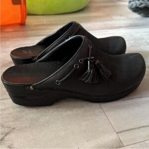 Black Leather Women's Clogs Dansko